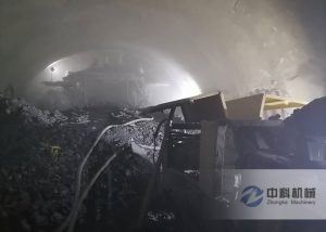 隧道用双喷头湿喷机施工视频