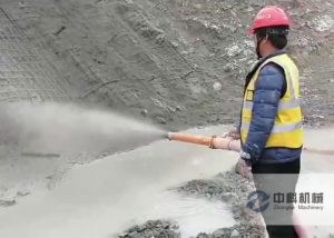 中国水电十二局柴动液压湿喷机施工现场（2）