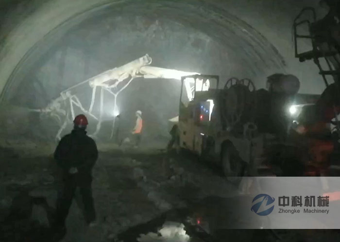 隧道混凝土湿喷机械手施工视频